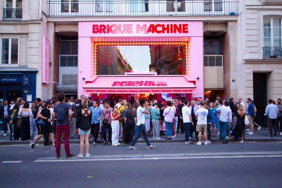 Façade de la Brique Machine à Paris